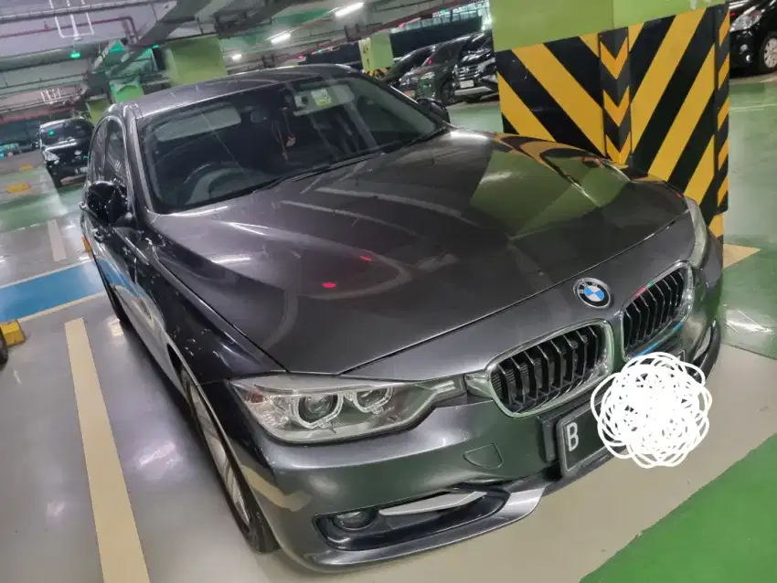 Terawat dan murah: BMW 320i F30 Sport Grey Metallic 2015 NIK 2016