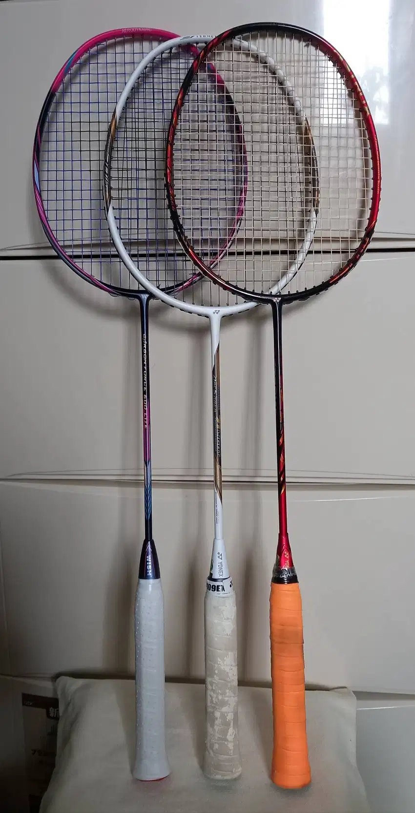 Jual 3 Raket Badminton (2 Yonex dan 1 Wish) + bonus Shuttlecock