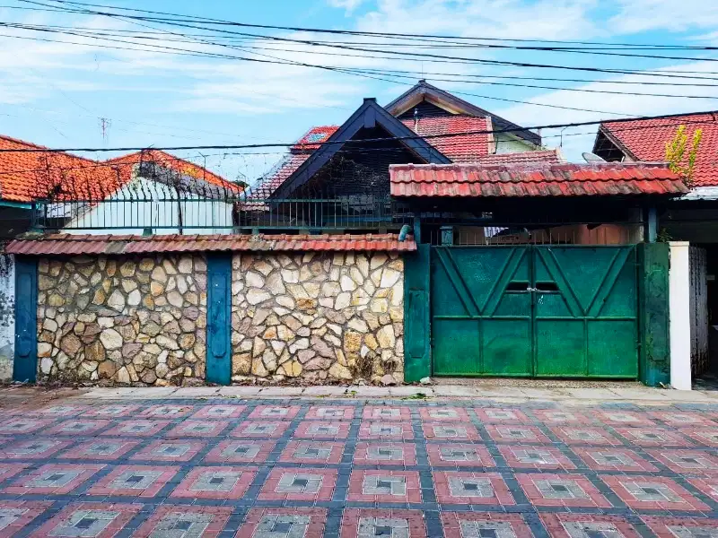 RUMAH KARANG ASEM HITUNG TANAH STRATEGIS, ROW 3 MOBIL