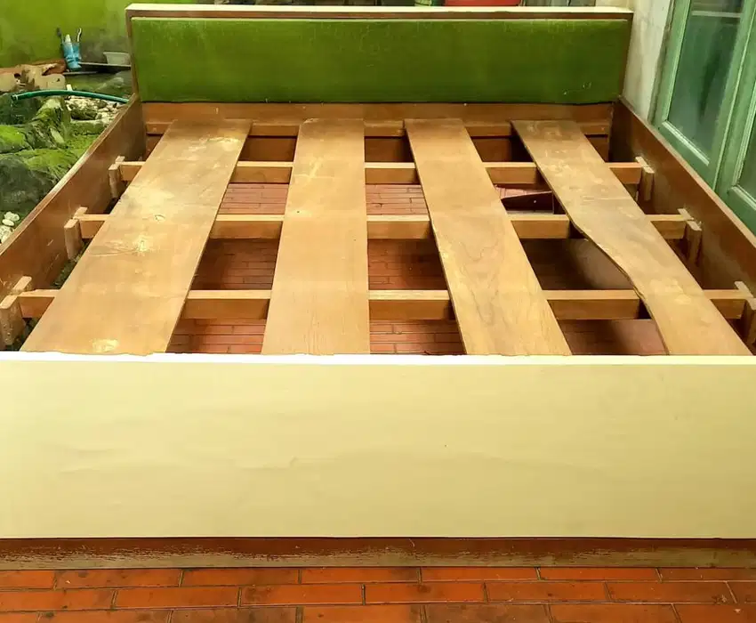 Bahan Dipan/Tempat Tidur (160 x 200Cm)Kayu jati tua