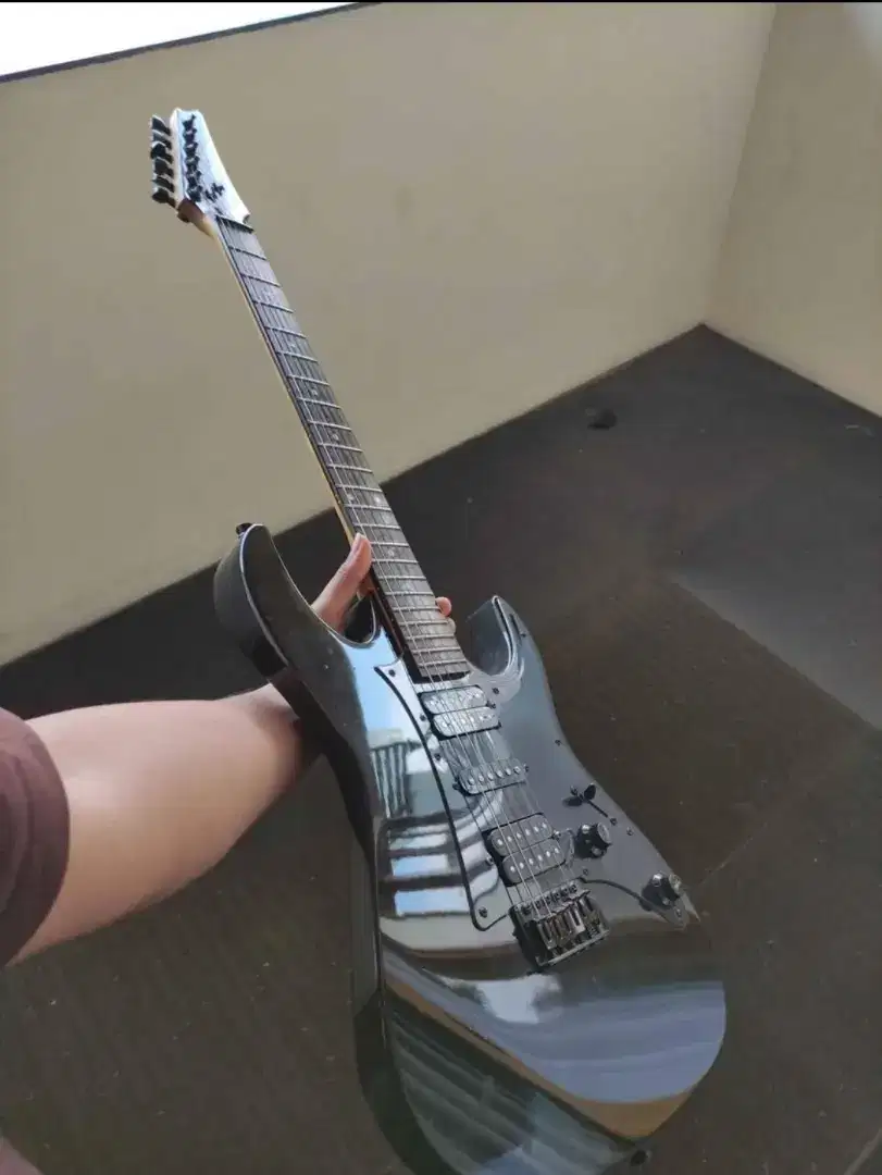 Gitar Listrik Ibanez