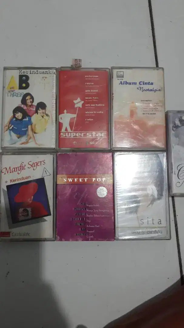 Kaset Pita lagu Lokal