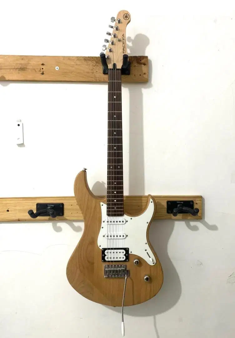 Gitar Yamaha pacifica 112V Natural