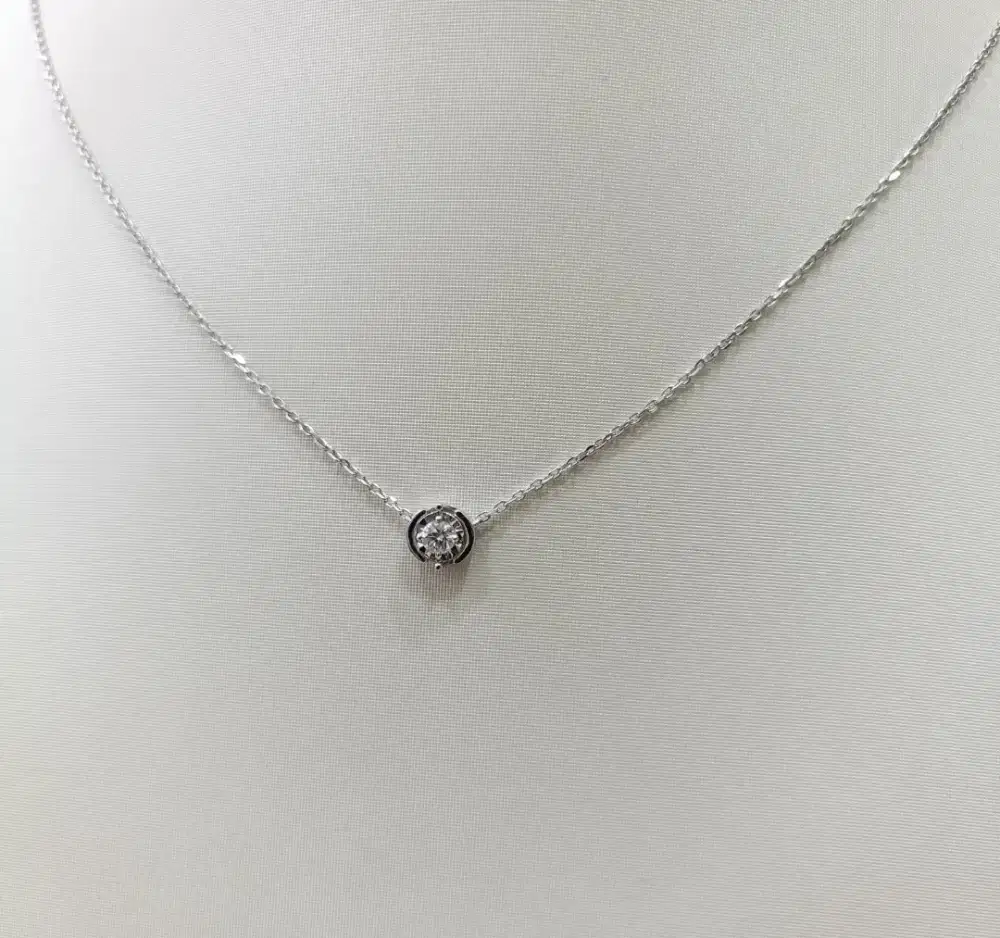 Perhiasan Kalung Berlian