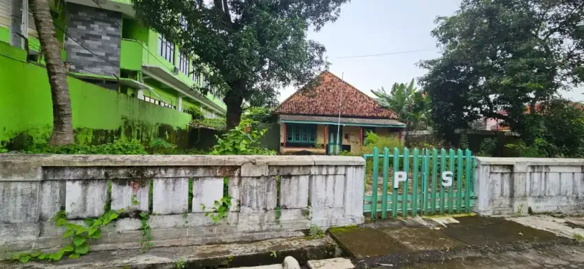 Rumah Tanah Luas