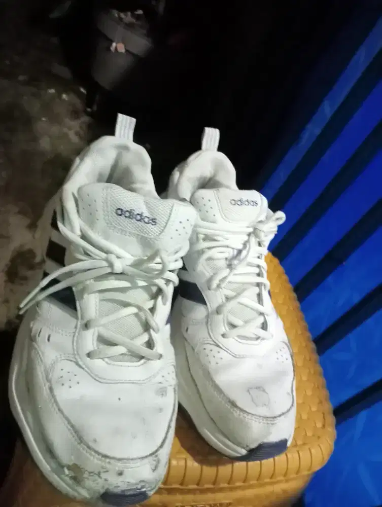 Sepatu Adidas taplak tebal