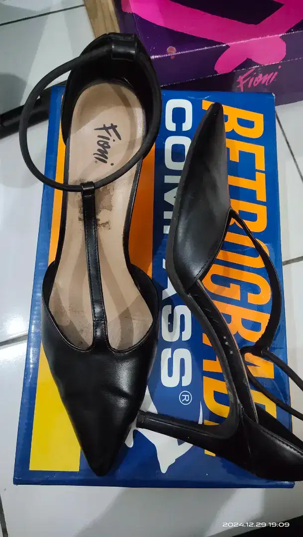 Sepatu Wanita BEKAS MURAH