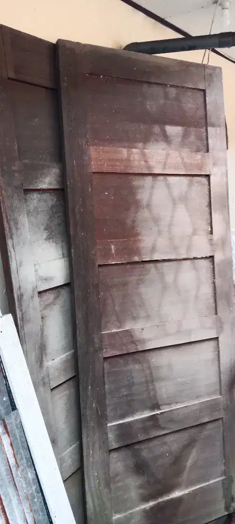 Daun Pintu Kayu Bengkirai