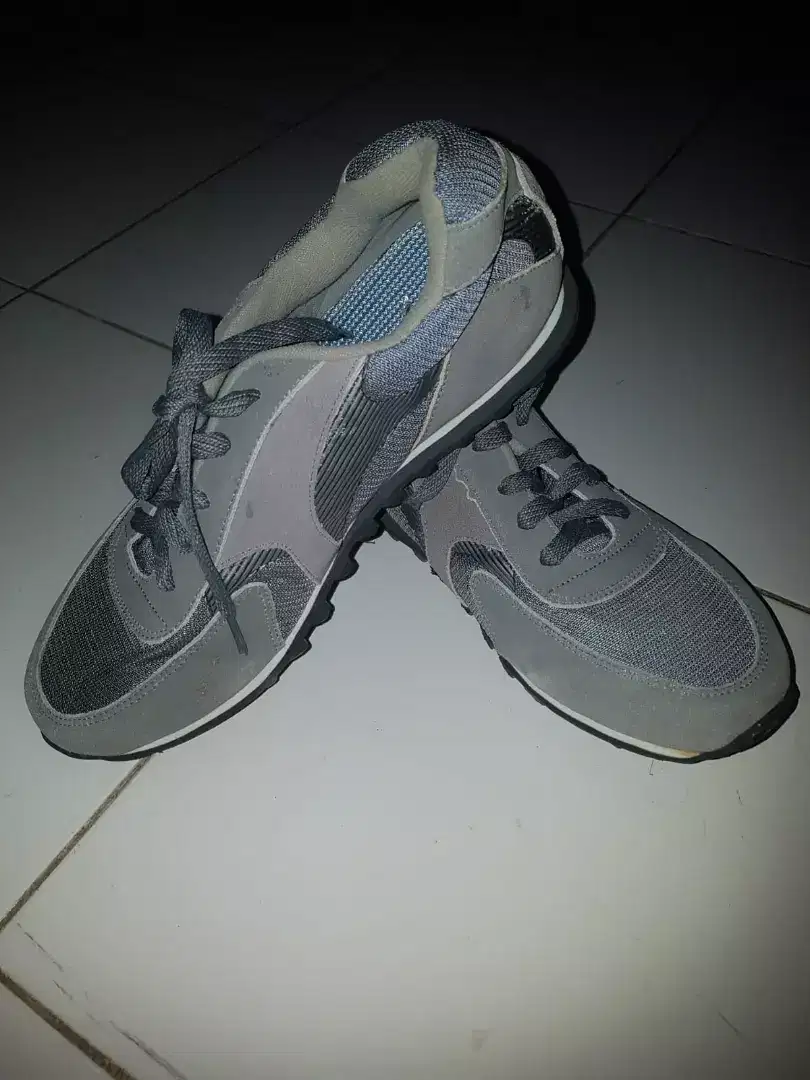 Sepatu gunung Customs No 39 120 ribu