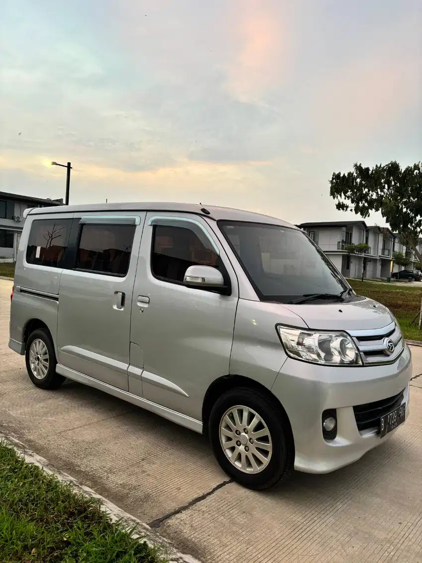 Daihatsu Luxio Tipe X 2010 Matic