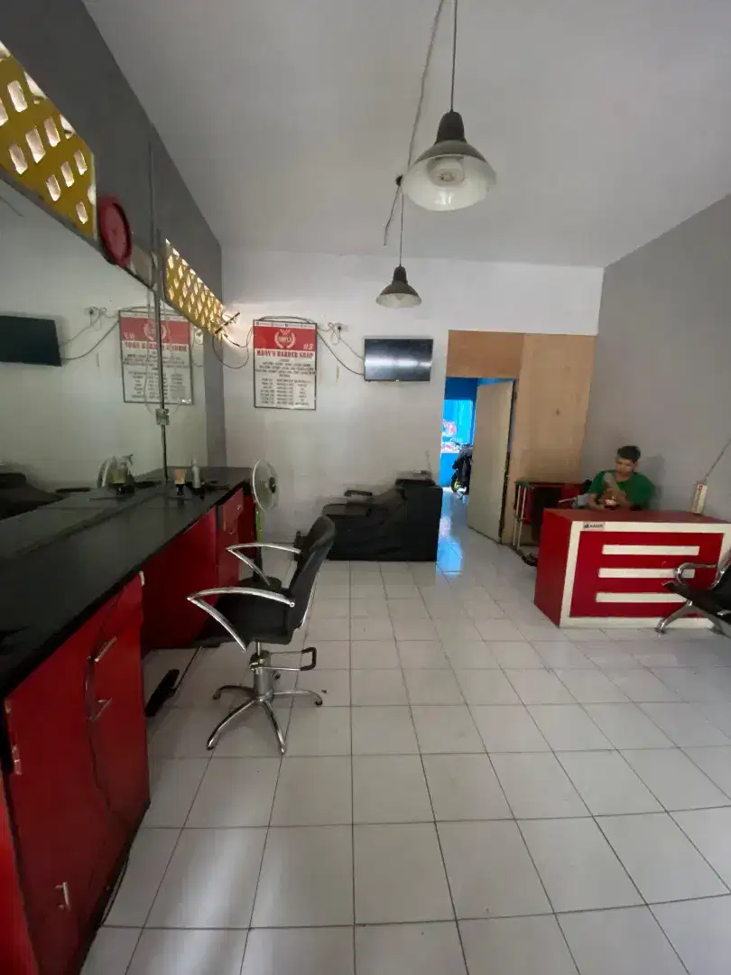 Dijual Usaha Barbershop beserta isinya