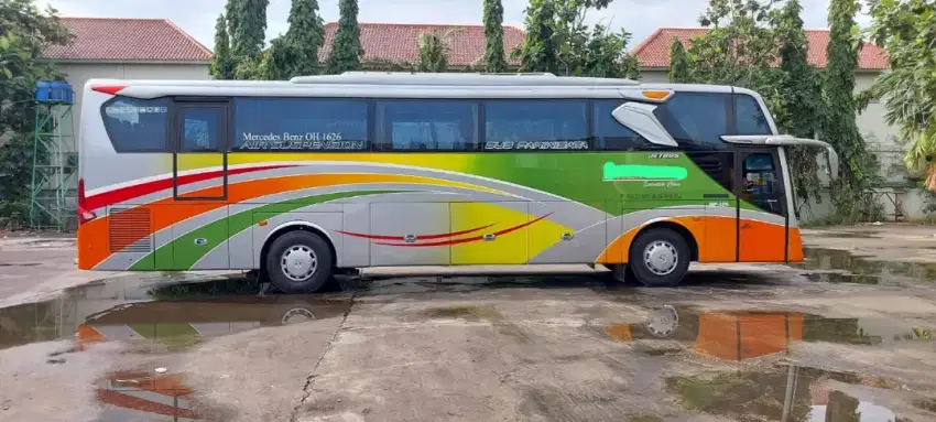 Bus pariwisata dijual