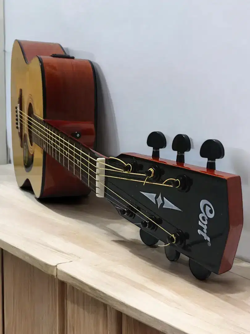 Gitar akustik elektrik cort