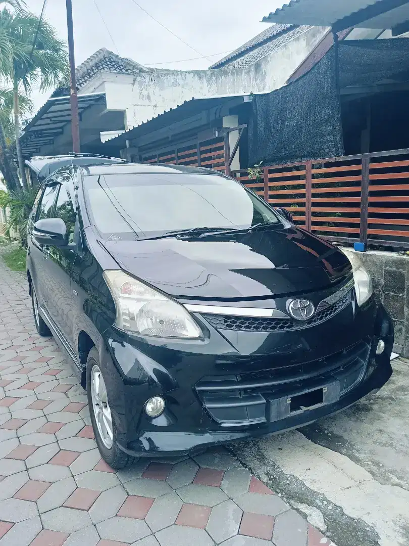 Avanza 2014 Veloz Luxury MT