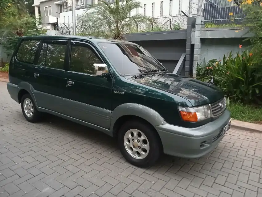 Toyota kijang krista 1997 manual 1.8 cc hijau pribadi full ori terawat