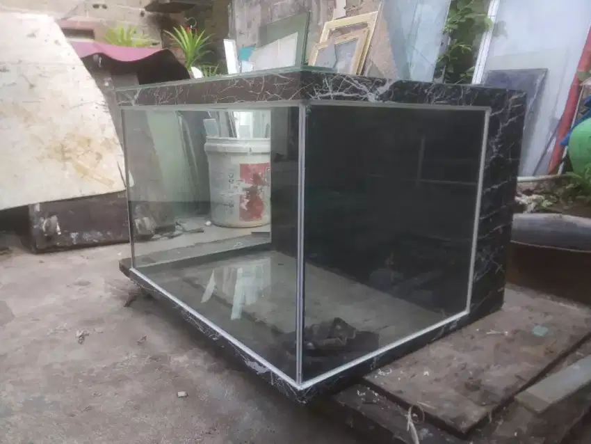 Kebayoran lama aquarium 60x50x40 filter belakang