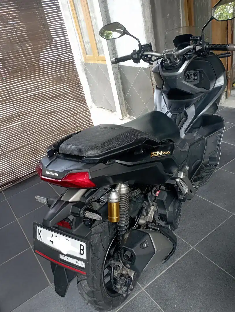 Dijual Honda ADV 150cc warna hitam THN.2020 plat K