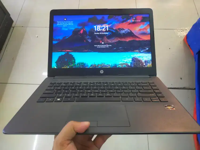 Dijual laptop Hp ryzen 5 3500 Ram 16GB DDR4 SSD 256GB Windows 11 siap