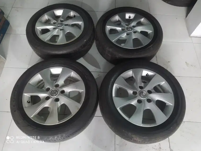 Velg oem Nissan Serena r16 mulus hub wa