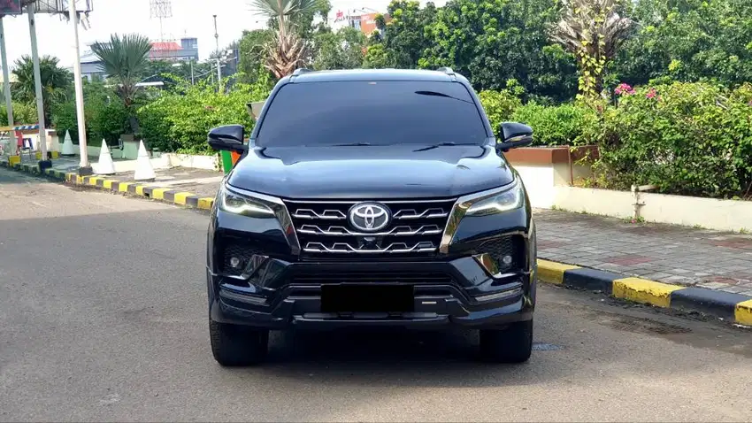 Toyota Fortuner VRZ 2.8 GR Sport Kicksensor 2022 Like New Condition