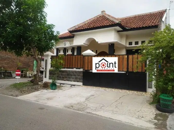 Rumah  Bagus Hook Dekat SD Al Abidin Banyuanyar Banjarsari Solo (MS)