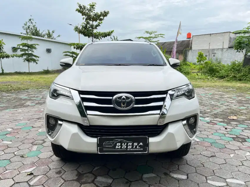 Dp 30jt. TOYOTA FORTUNER VRZ 2016 Matic