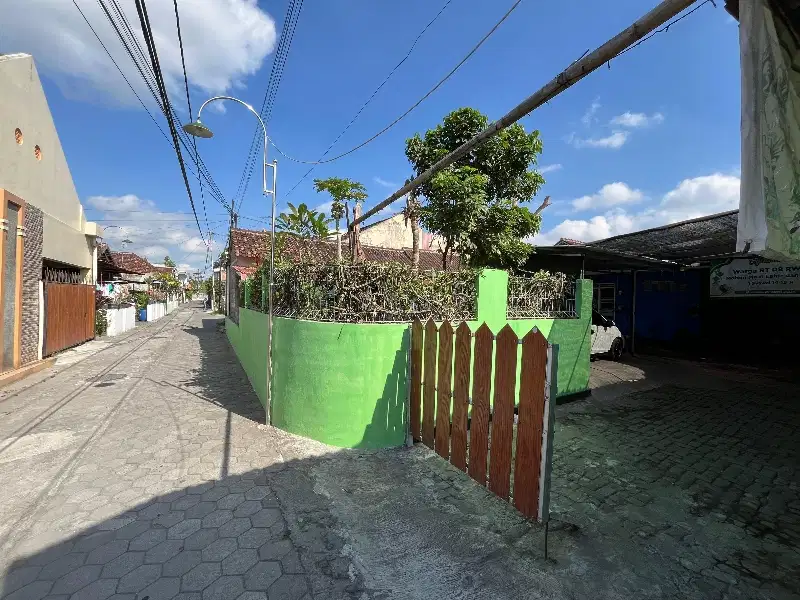 BU! Rumah induk & kost di Banyuraden jl  Godean dekat STPN & Malioboro