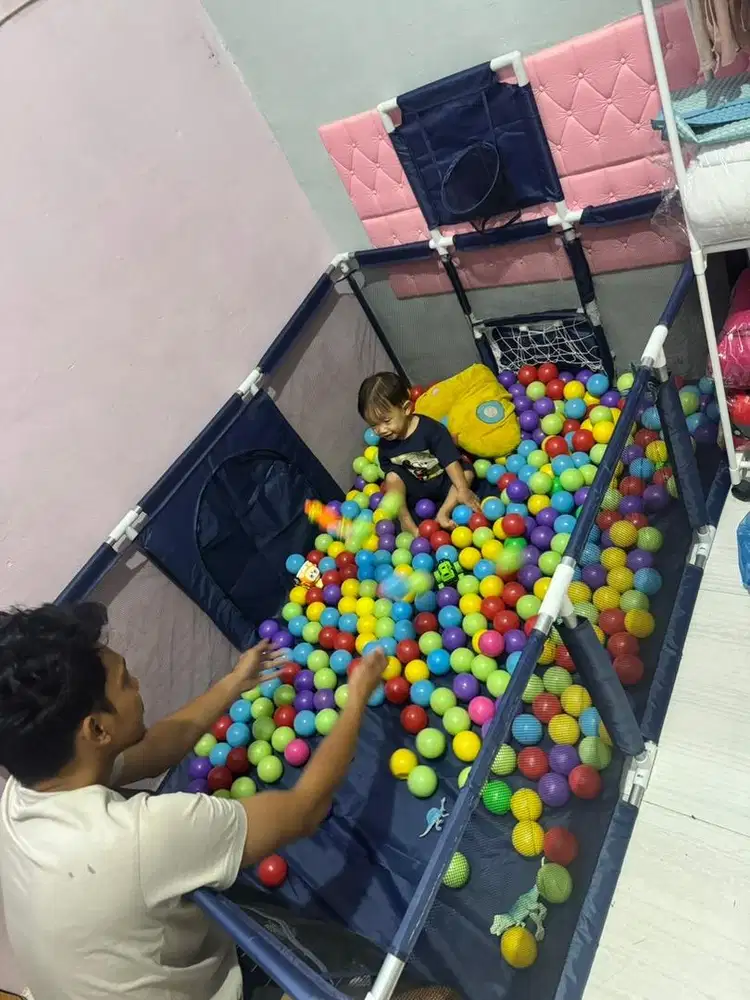 MANDI BOLA ANAK