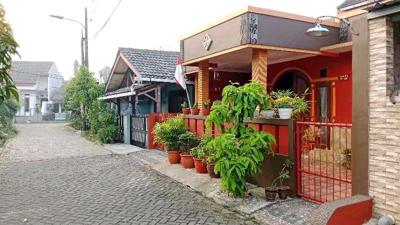 Dijual Rumah dalam Komplek Pinang Griya Permai Tangerang