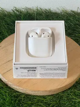 Apple Airpods Gen 1 - With Lightning Case | Garansi | Second