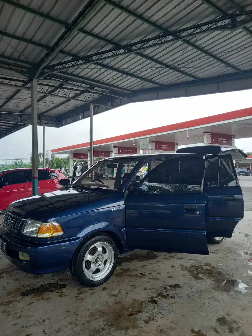 Kijang LGX 1.8 efi 2000