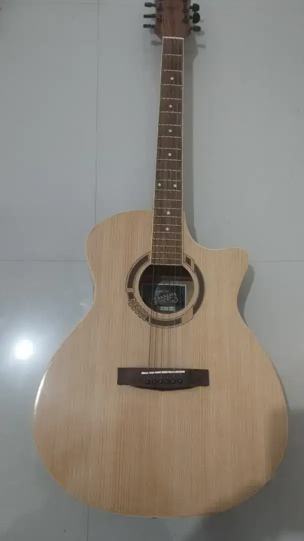 Gitar Akustik JR Sanjaya