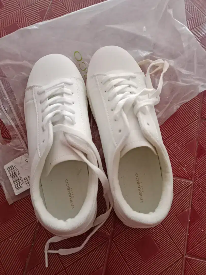 Dijual sepatu urban and co wanita