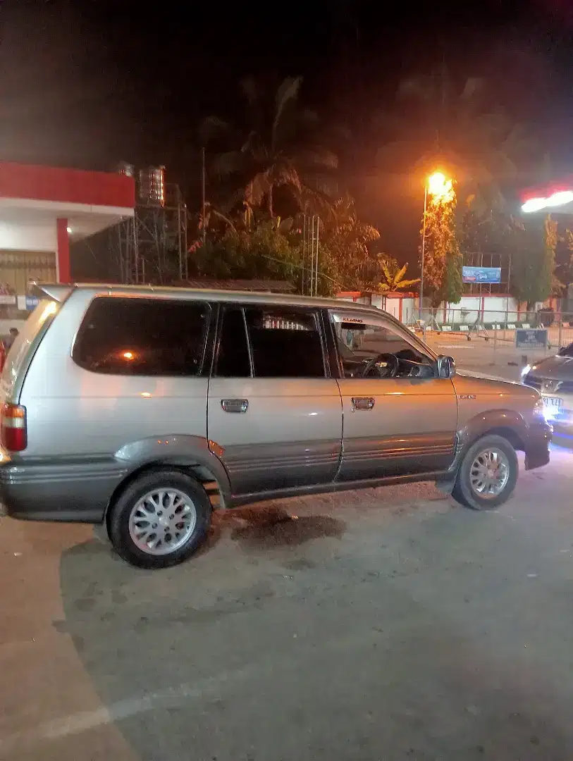 Toyota kijang krista diesel tahun 2003