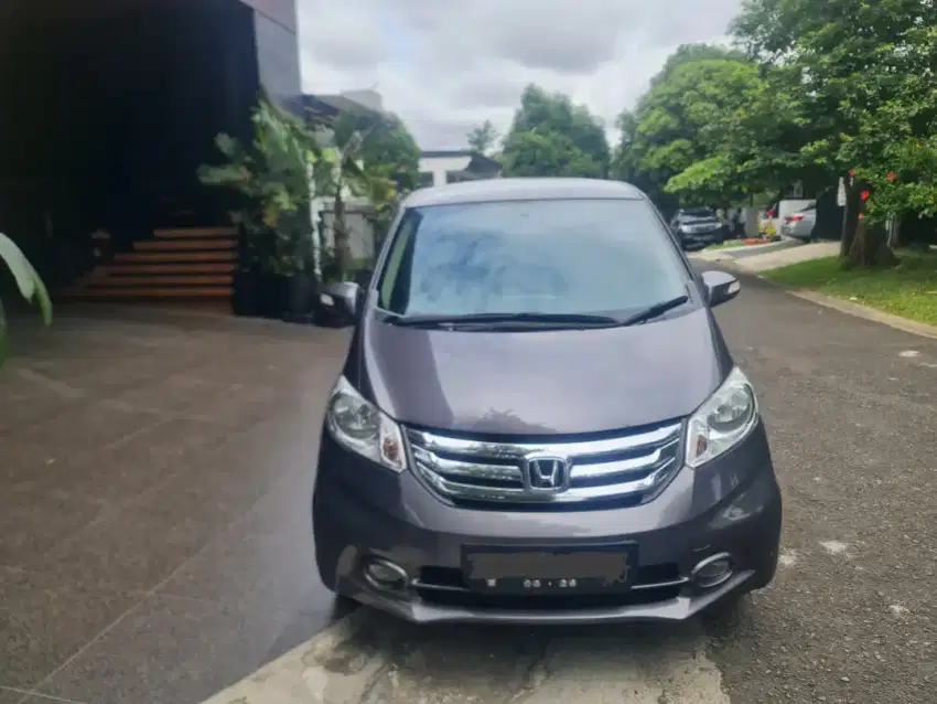 Honda Freed tipe E Istimewa