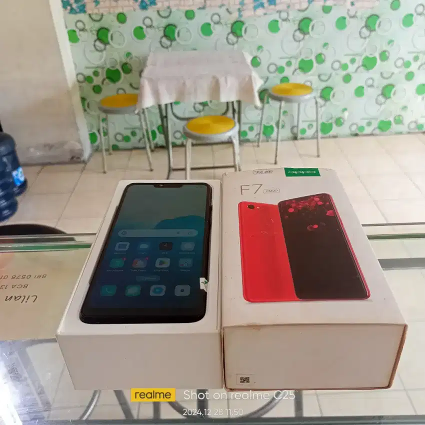 Oppo F7 4/64 BEKAS fullset normal bisa Tukar Tambah