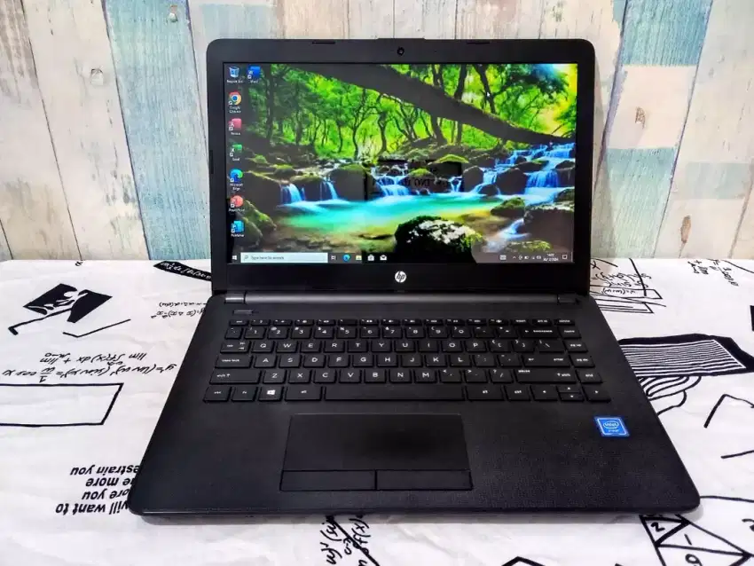 Laptop HP 14-bs751TU