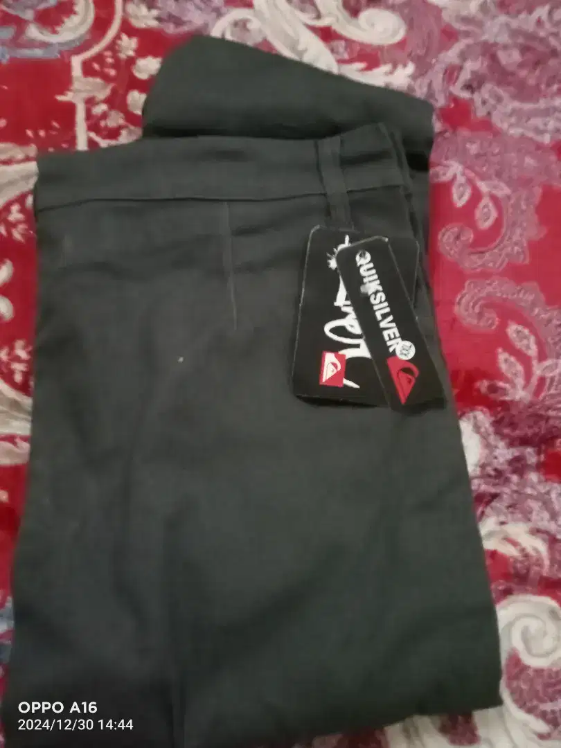 Celana Panjang Chinos Quiksilver Premium buat cewek