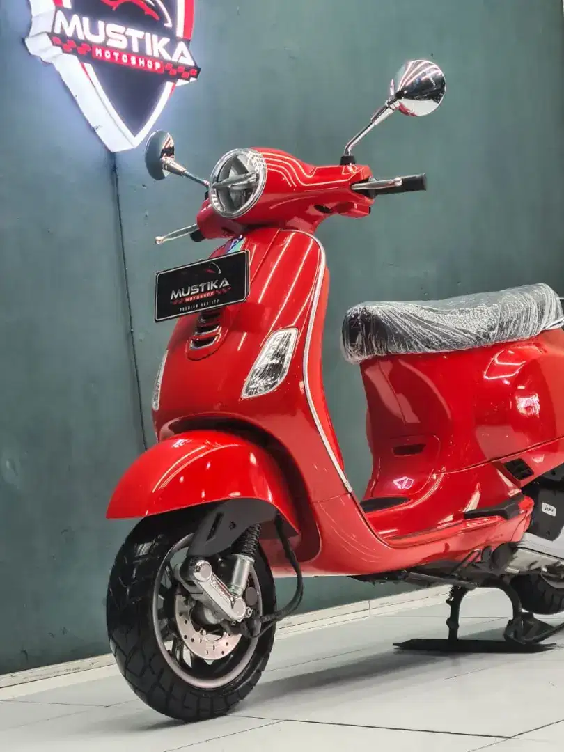 Odo 2rb Simpenan!!Vespa LX 125 LED 2023 Red Glossy Mulus-Mustika