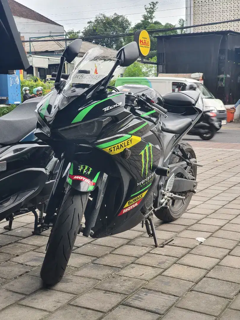 Yamaha YZF R25 GP