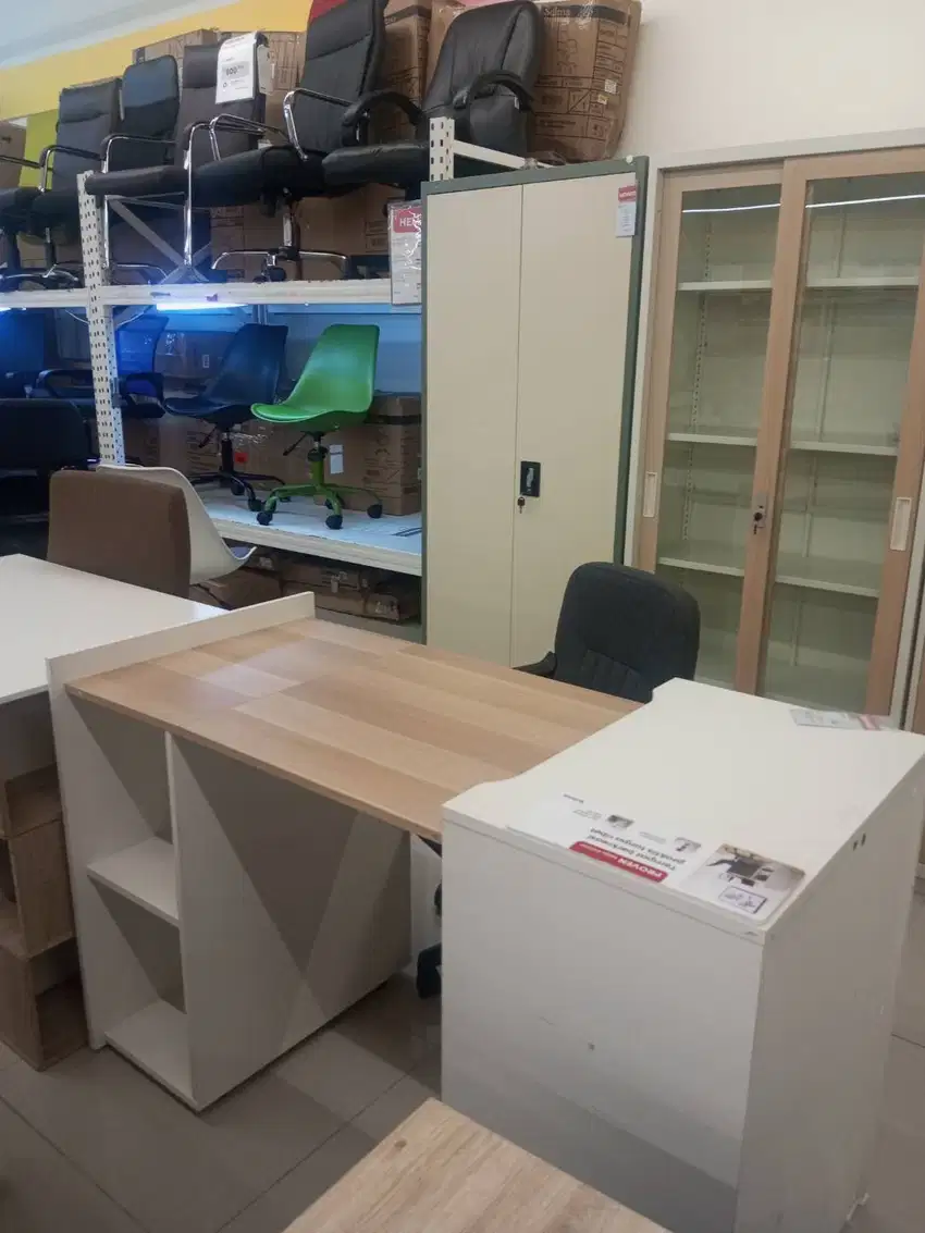 neo davos office desk harga 1.928.000  daya beban 100kg bisa kredit, c