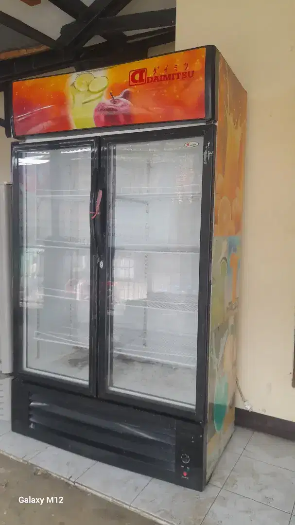 Showcase/Chiller Daimitsu 2 Pintu 1000 Liter, Mulus Orisinil