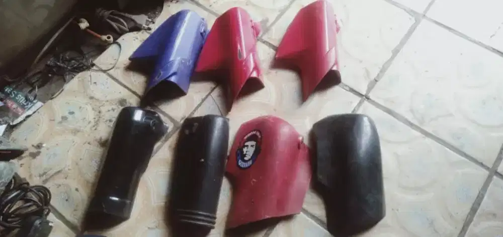 Slhkn plh slh 1 dr tutup spakbor utk sepeda/motor brg ors mgkn perlu