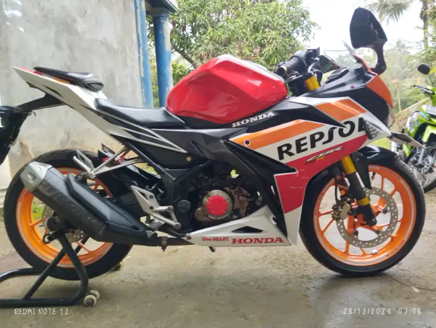 Honda CBR 150R Repsol