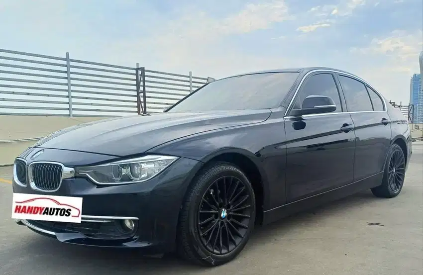 BMW 320I Tahun 2013 Automatic Biru metalik