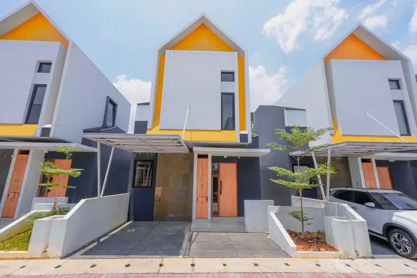 Rumah Modern Siap Renov dekat Taman Kota 2 BSD Hadap Utara J-25954