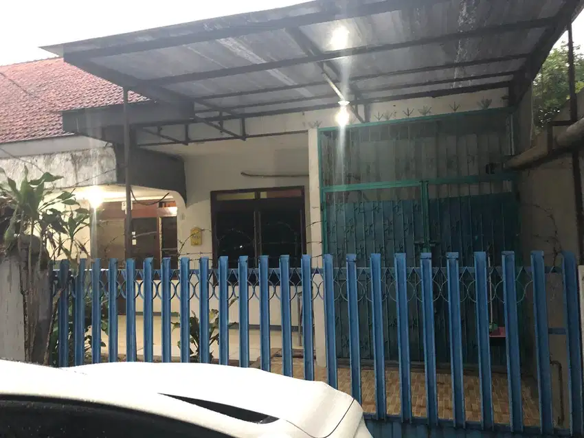 Rumah Tua Pinggir Jalan, Cocok Untuk Usaha Cafe atau Spa