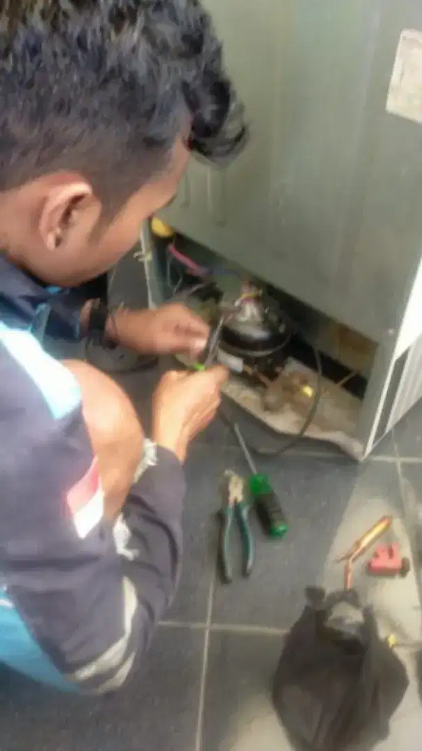 SERVICE KULKAS DAN MESIN CUCI BERSEDIA DIPANGGIL KE TEMPAT