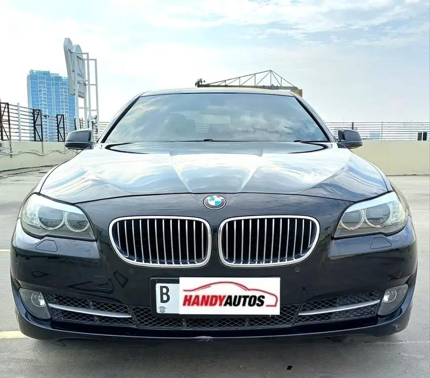 BMW 520i Tahun 2013 Automatic Hitam Metalik