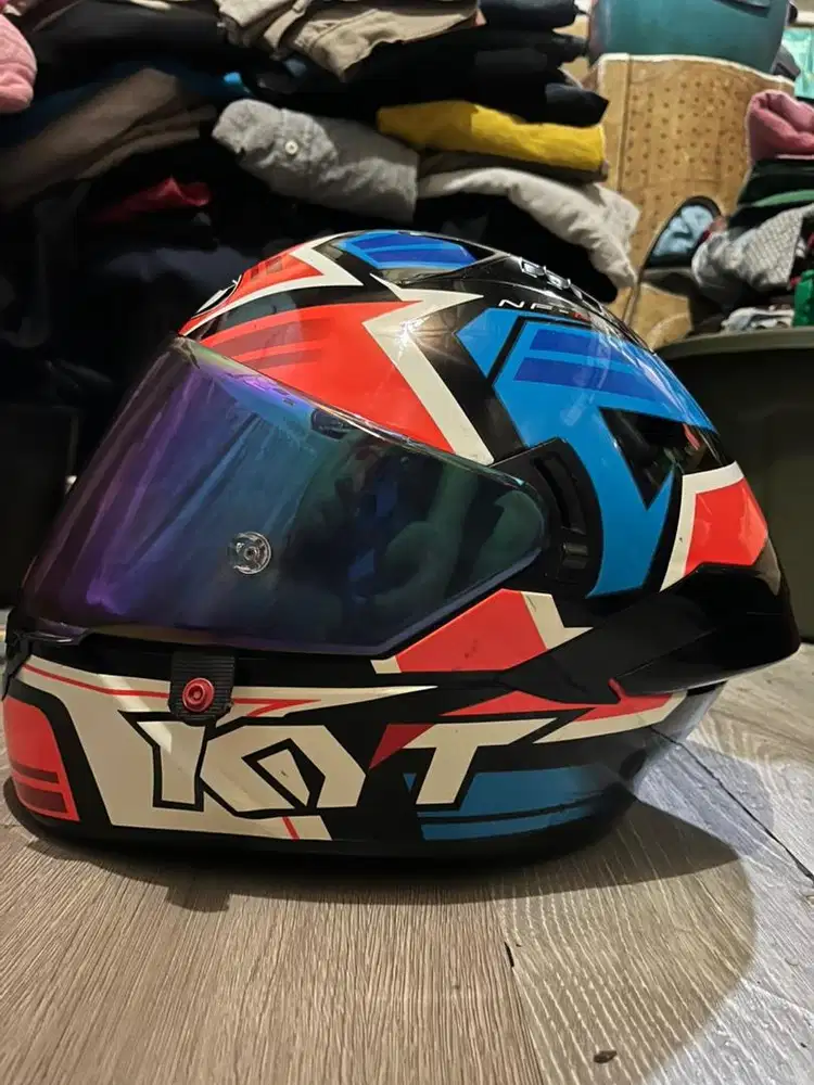 Helm Kyt Nfr Artwork red & blue